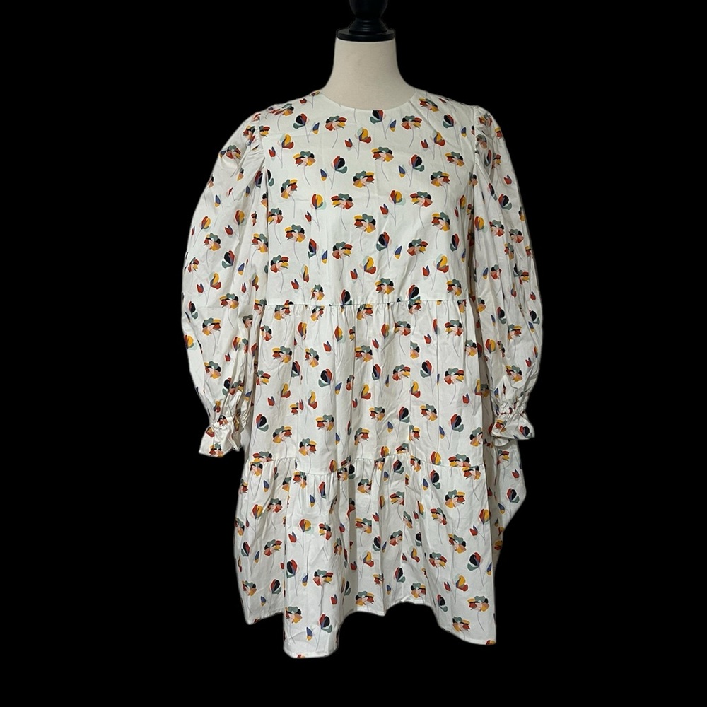 Crosby by Mollie Burch NWT Size Medium White with multi color flowers Dress